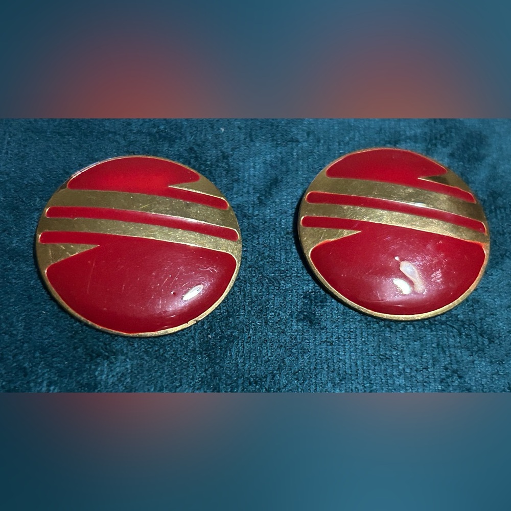 Vintage Red and Gold Circular Earrings - Picture 3 of 4